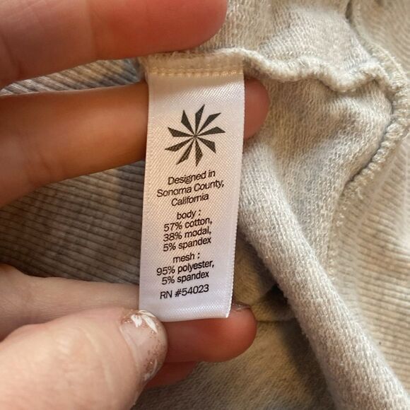 Athleta Light Gray Citytime Gray Mesh Shoulder Pullover Top Size XS - Picture 8 of 9